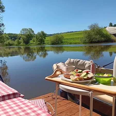 Am Flussufer In Der Mit Kaminofen Holiday home